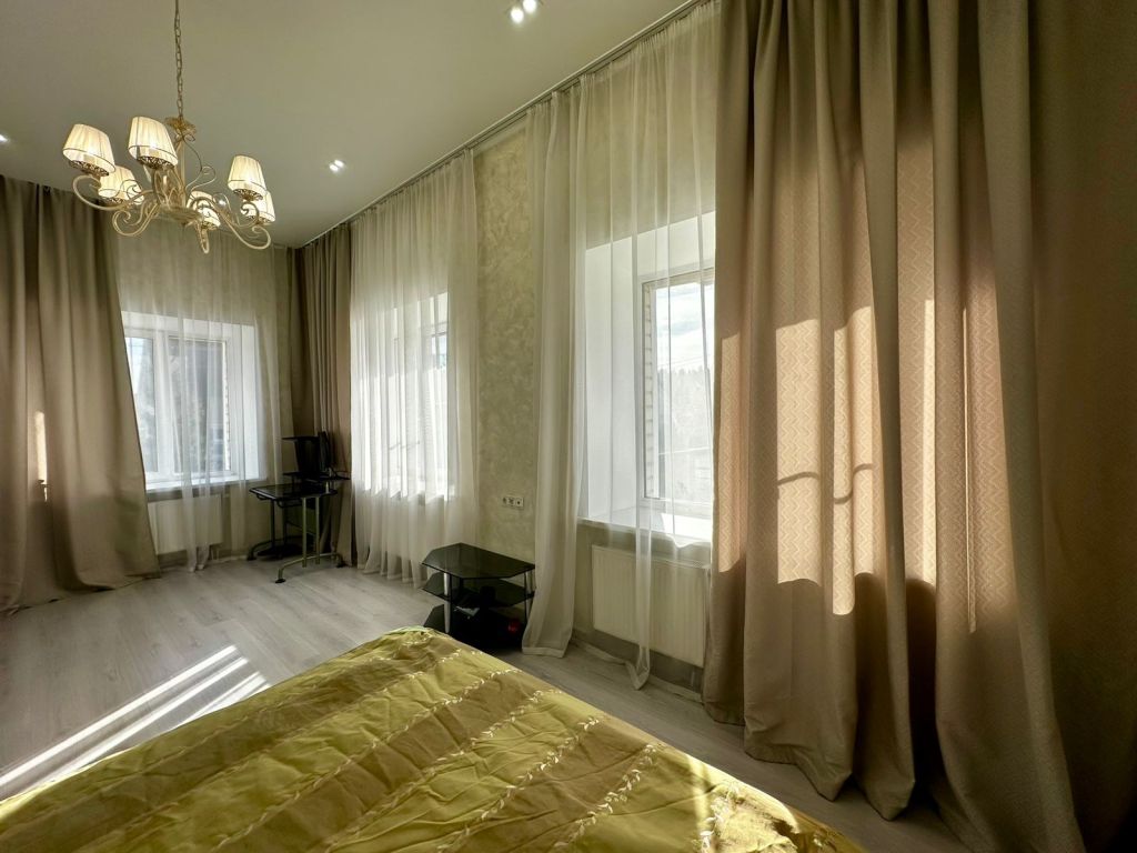 Продажа дома, 416м <sup>2</sup>, 15 сот., Ярославль, Родничиха ул,  46