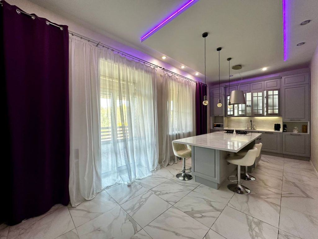 Продажа дома, 416м <sup>2</sup>, 15 сот., Ярославль, Родничиха ул,  46