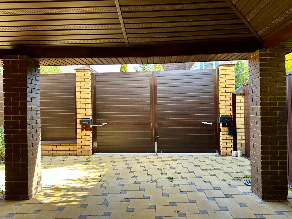 Продажа дома, 416м <sup>2</sup>, 15 сот., Ярославль, Родничиха ул,  46