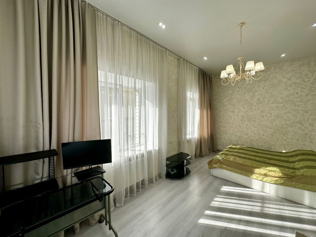 Продажа дома, 416м <sup>2</sup>, 15 сот., Ярославль, Родничиха ул,  46