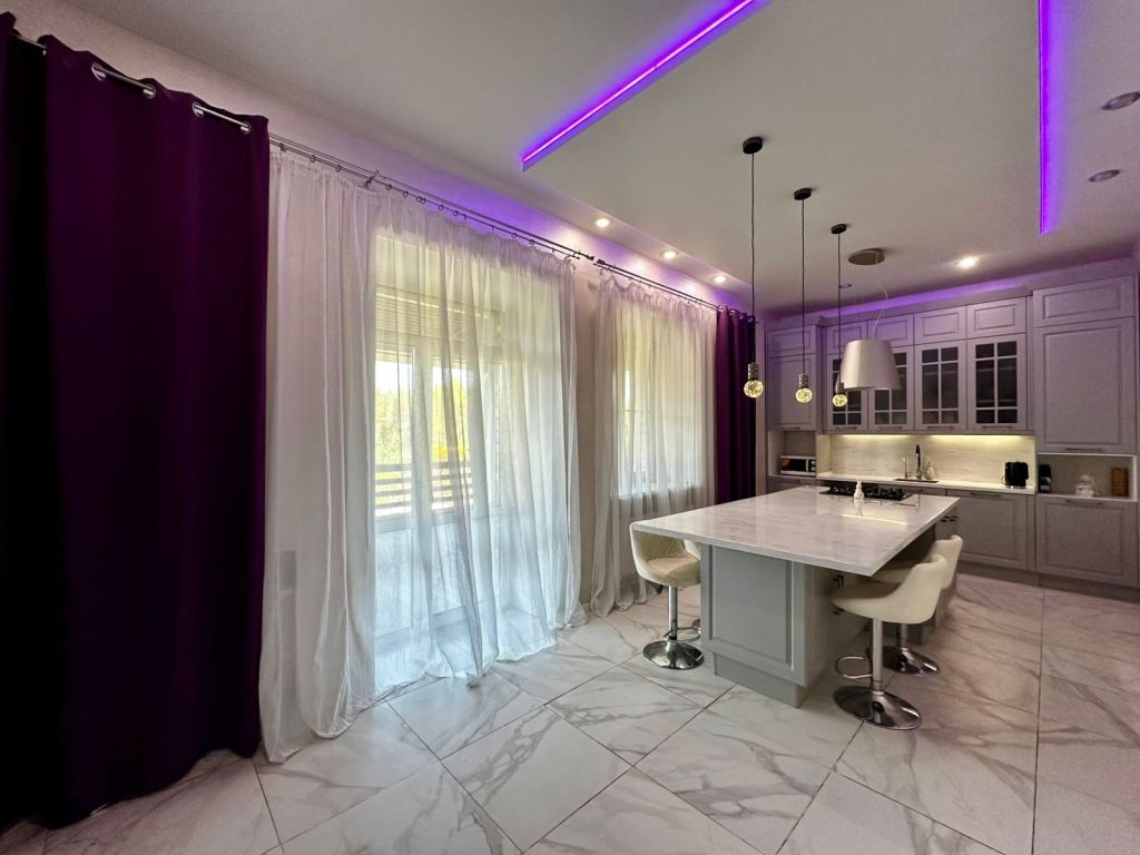 Продажа дома, 416м <sup>2</sup>, 15 сот., Ярославль, Родничиха ул,  46