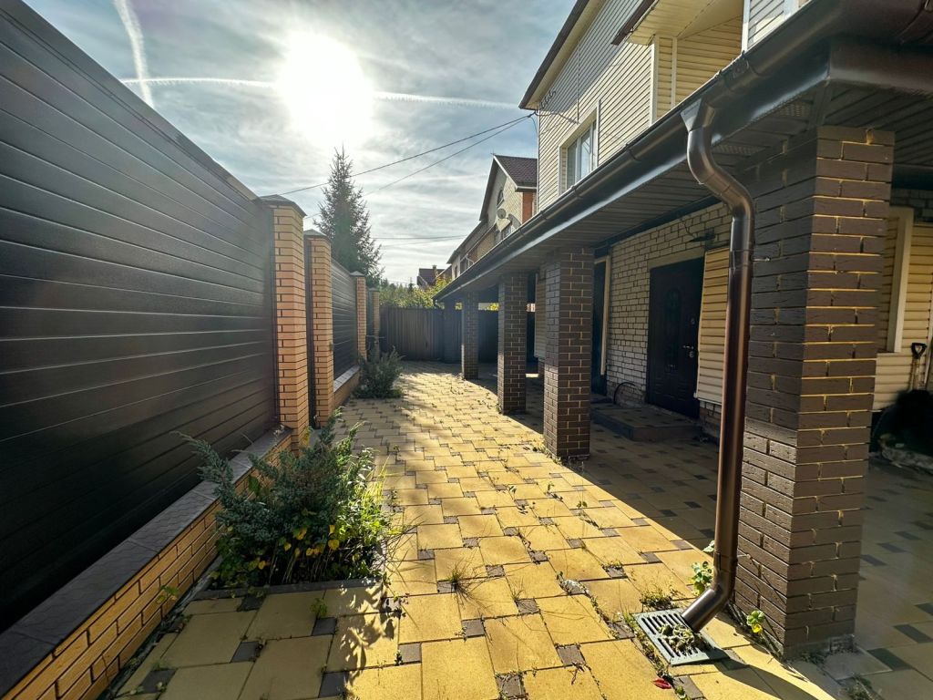 Продажа дома, 416м <sup>2</sup>, 15 сот., Ярославль, Родничиха ул,  46