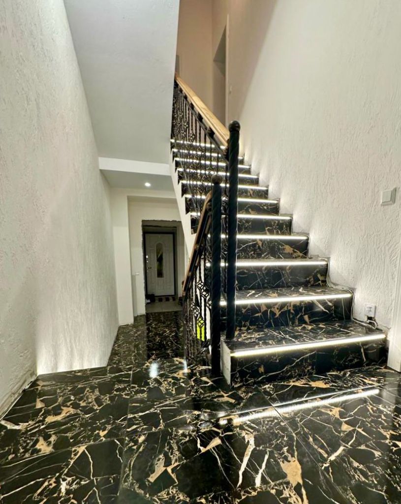 Продажа дома, 416м <sup>2</sup>, 15 сот., Ярославль, Родничиха ул,  46