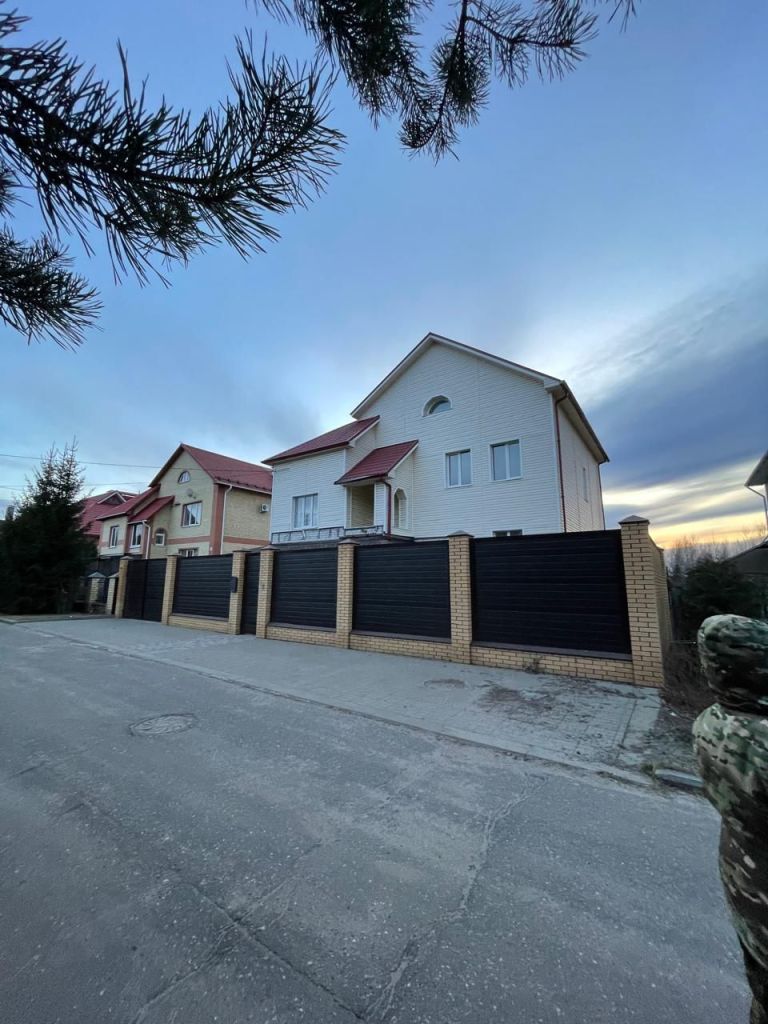 Продажа дома, 416м <sup>2</sup>, 15 сот., Ярославль, Родничиха ул,  46