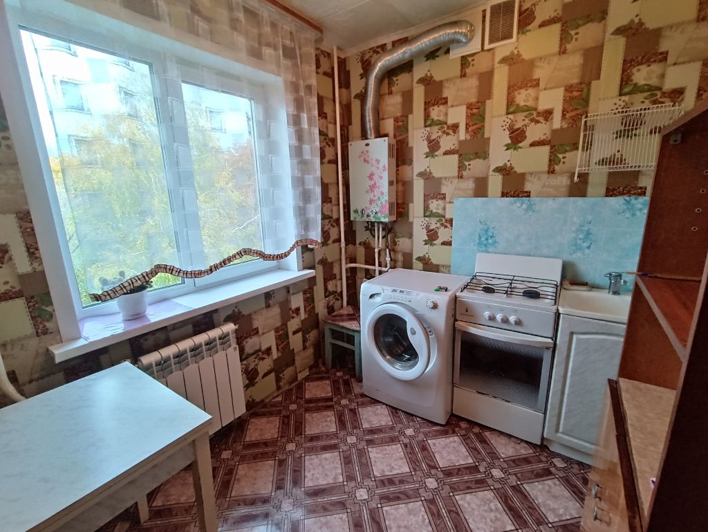 Продажа 1-комнатной квартиры, Новомосковск, Донская ул,  4