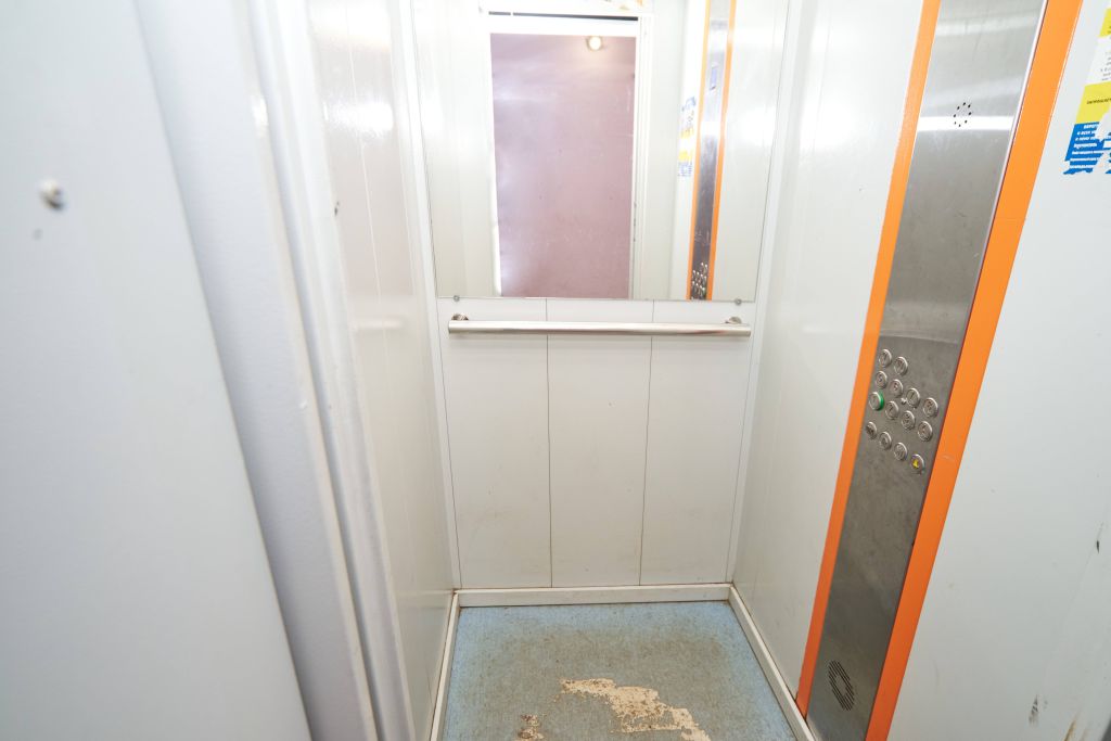 Продажа 2-комнатной квартиры, Ярославль, Батова ул,  5