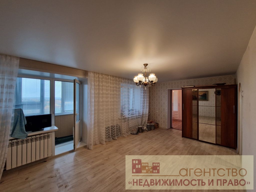 Продажа 2-комнатной квартиры, Радужный, 1-й квартал,  32