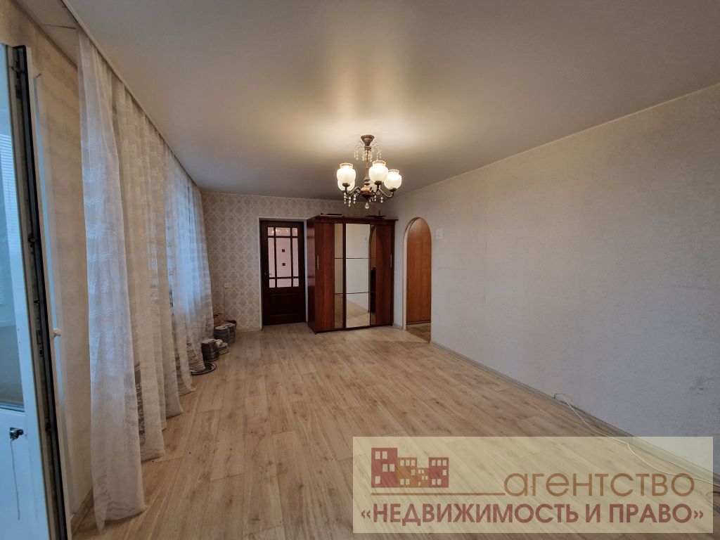 Продажа 2-комнатной квартиры, Радужный, 1-й квартал,  32