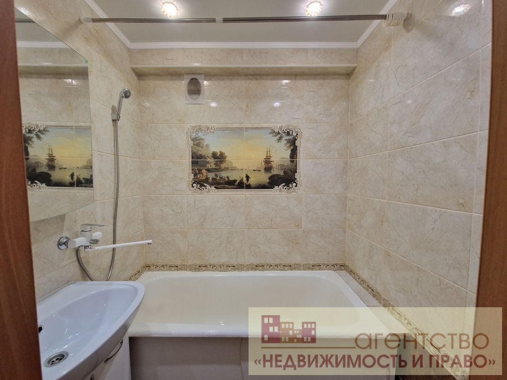 Продажа 2-комнатной квартиры, Радужный, 1-й квартал,  32