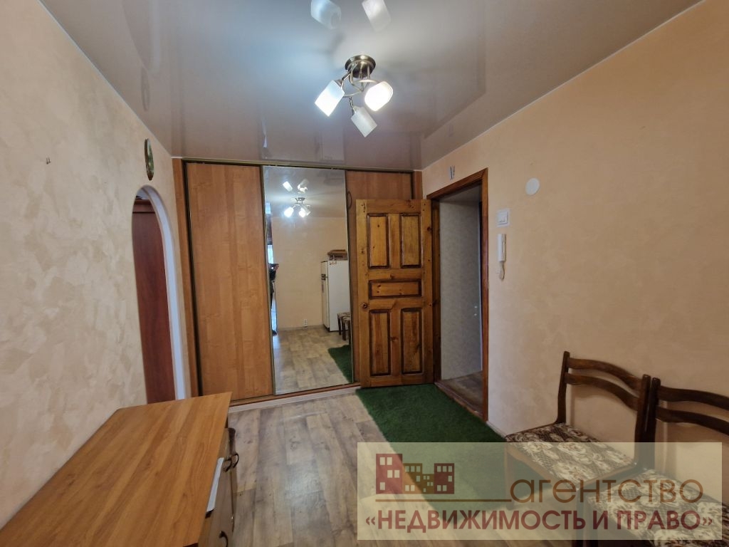 Продажа 2-комнатной квартиры, Радужный, 1-й квартал,  32