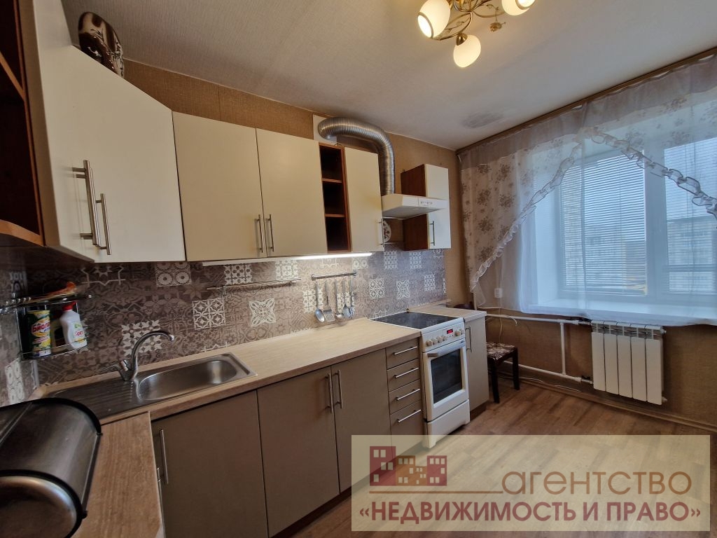 Продажа 2-комнатной квартиры, Радужный, 1-й квартал,  32