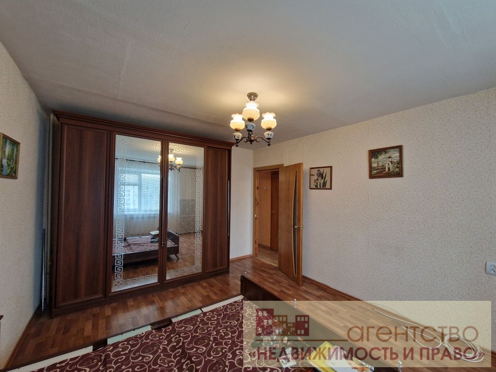 Продажа 2-комнатной квартиры, Радужный, 1-й квартал,  32