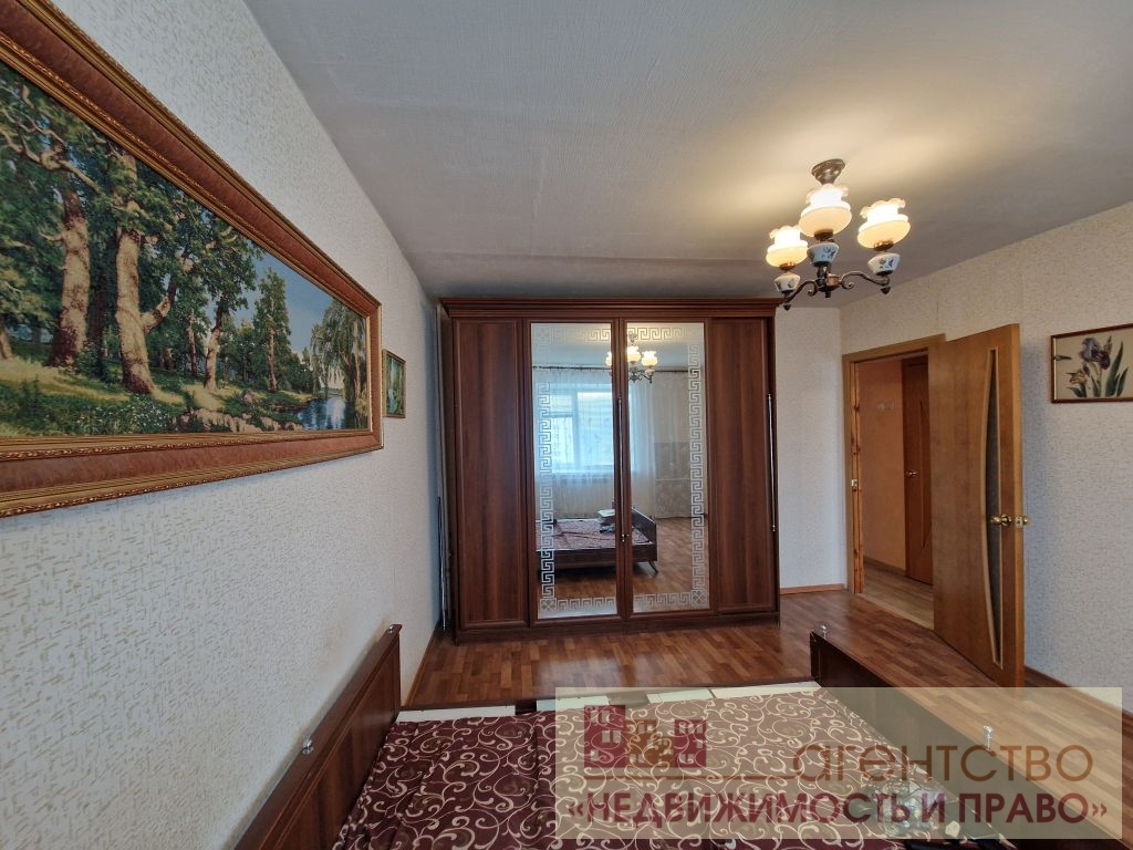 Продажа 2-комнатной квартиры, Радужный, 1-й квартал,  32