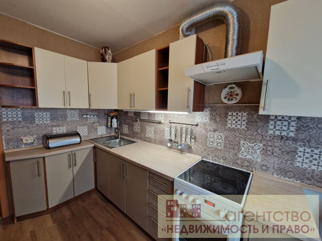 Продажа 2-комнатной квартиры, Радужный, 1-й квартал,  32