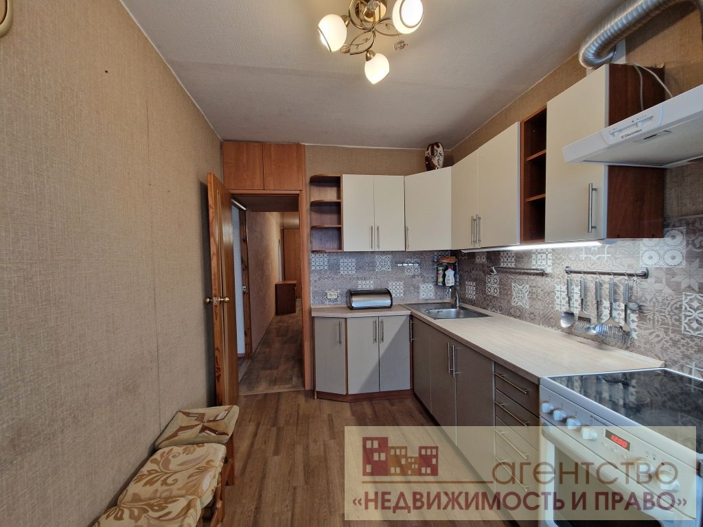 Продажа 2-комнатной квартиры, Радужный, 1-й квартал,  32