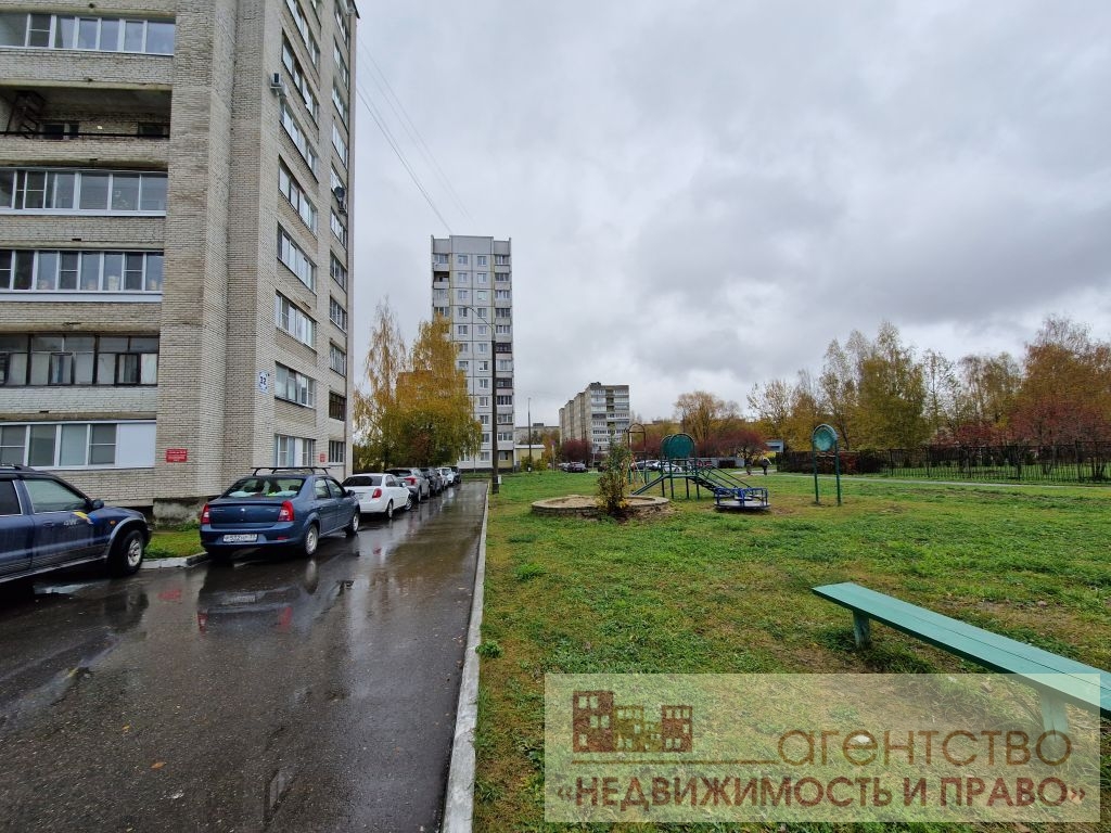 Продажа 2-комнатной квартиры, Радужный, 1-й квартал,  32