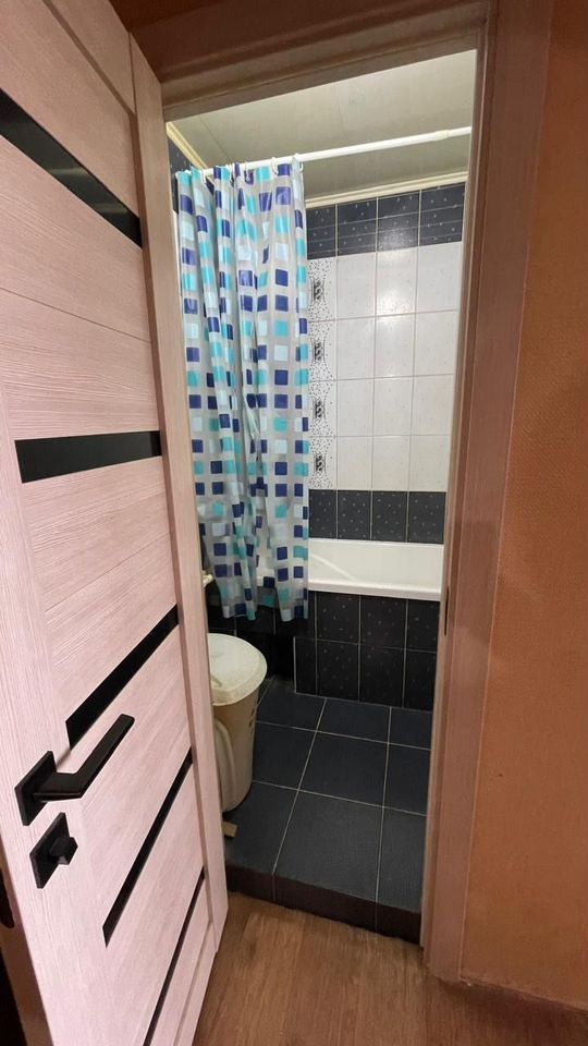 Продажа 4-комнатной квартиры, Саратов, Лесная ул,  1