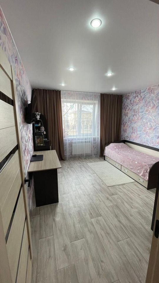 Продажа 4-комнатной квартиры, Саратов, Лесная ул,  1