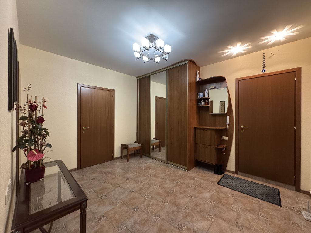 Продажа 3-комнатной квартиры, Саратов, Весенний проезд,  13/19