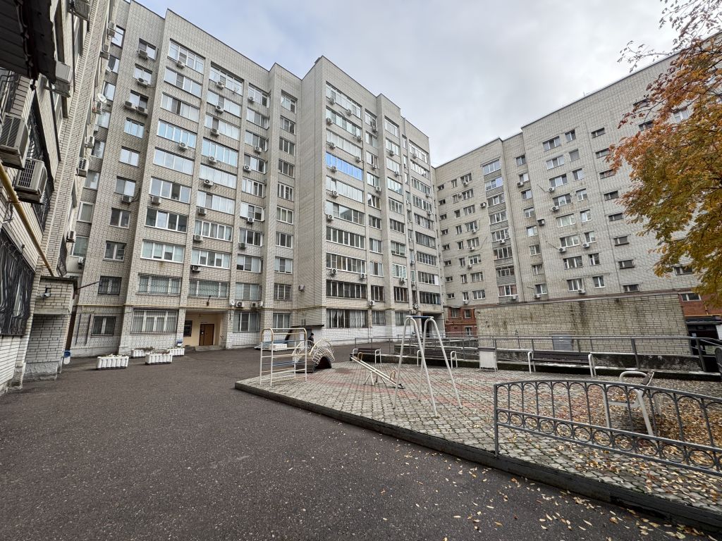 Продажа 3-комнатной квартиры, Саратов, Весенний проезд,  13/19