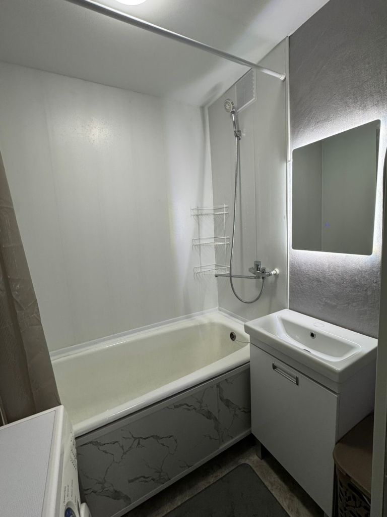 Продажа 2-комнатной квартиры, Нижний Новгород, Челюскинцев ул,  26