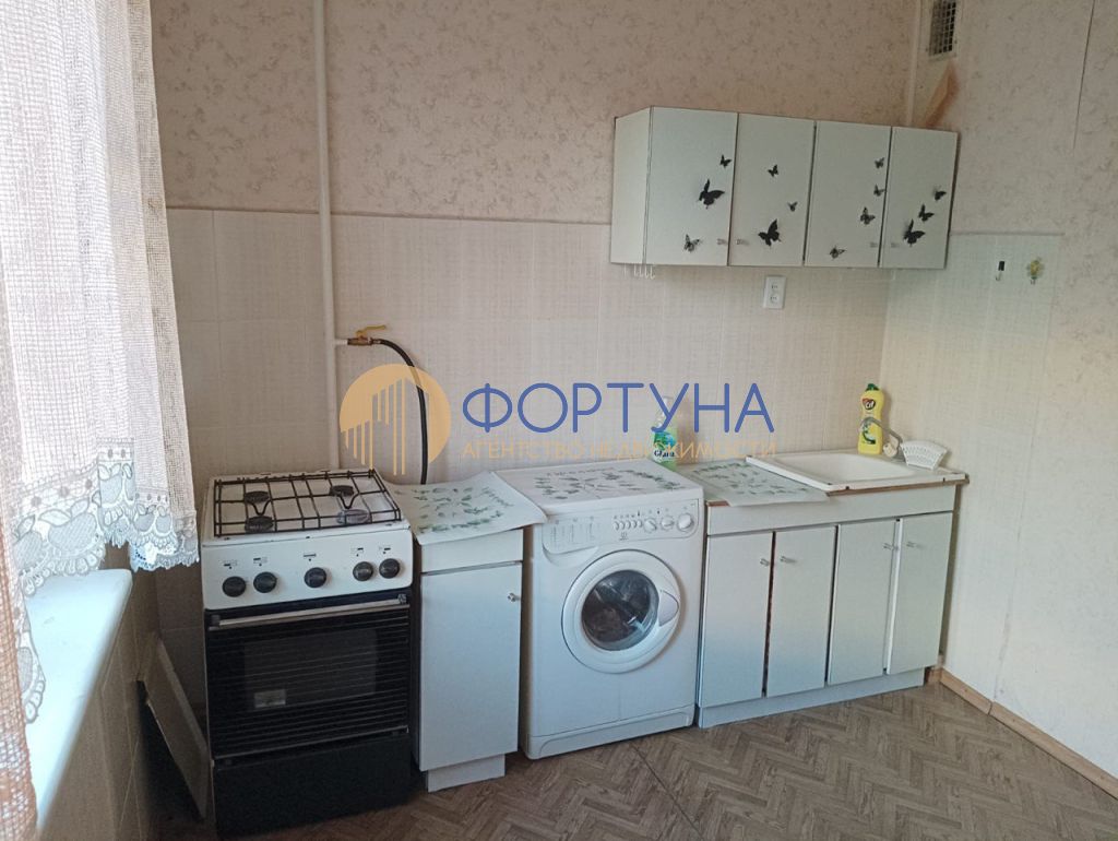 Продажа 1-комнатной квартиры, Белгород, Гостенская ул,  3