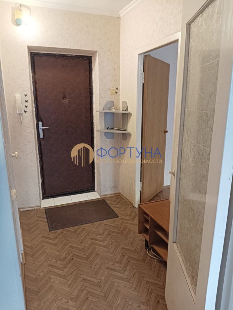 Продажа 1-комнатной квартиры, Белгород, Гостенская ул,  3