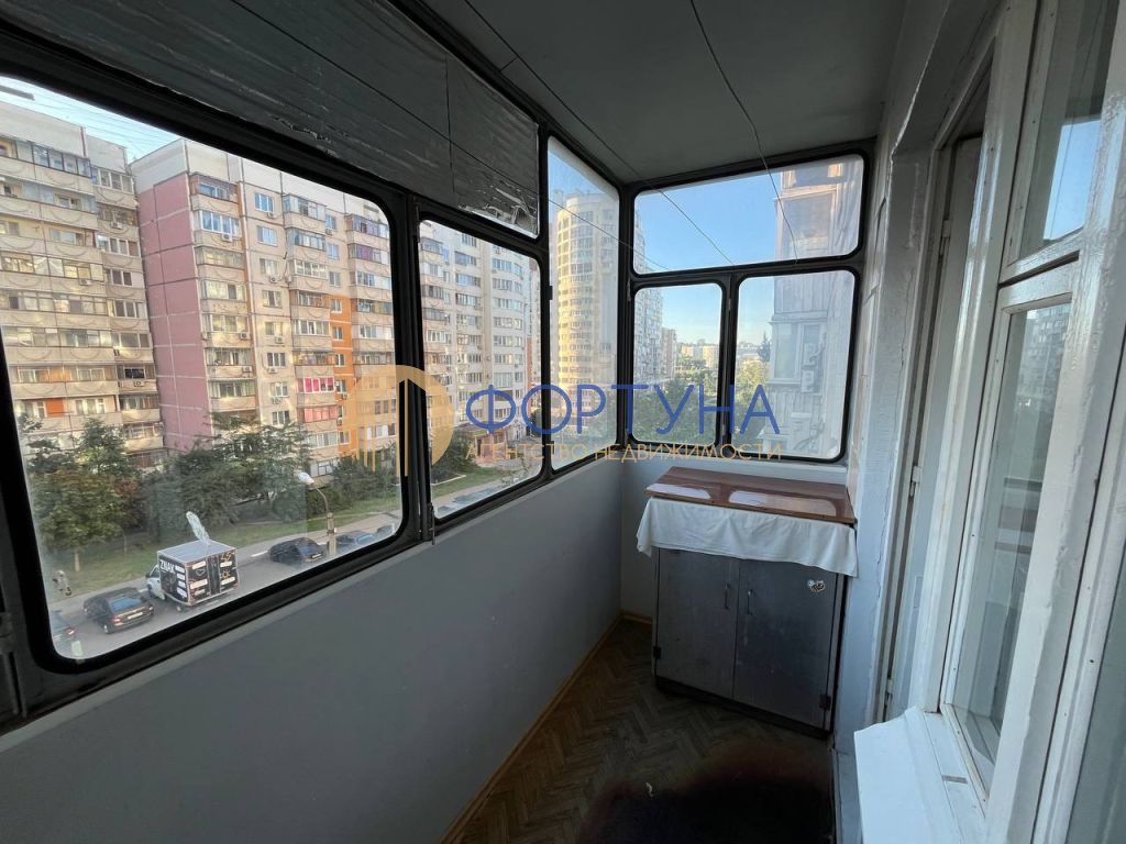 Продажа 1-комнатной квартиры, Белгород, Гостенская ул,  3