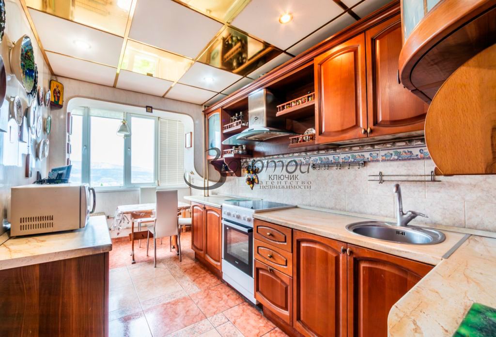 Продажа 5-комнатной квартиры, Кисловодск, Островского ул,  17