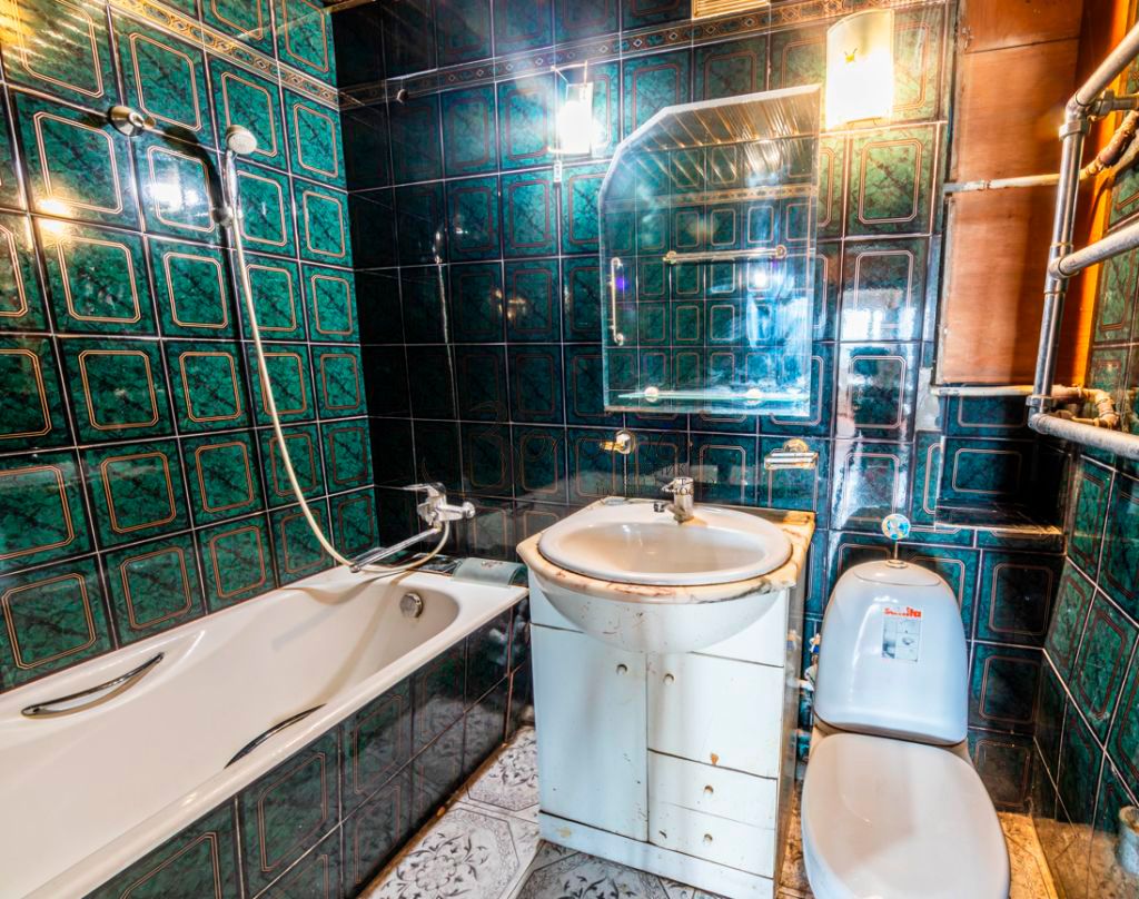 Продажа 5-комнатной квартиры, Кисловодск, Островского ул,  17