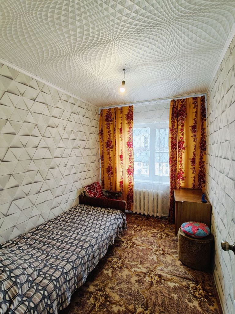 Продажа 4-комнатной квартиры, Новомосковск, Маяковского ул,  8