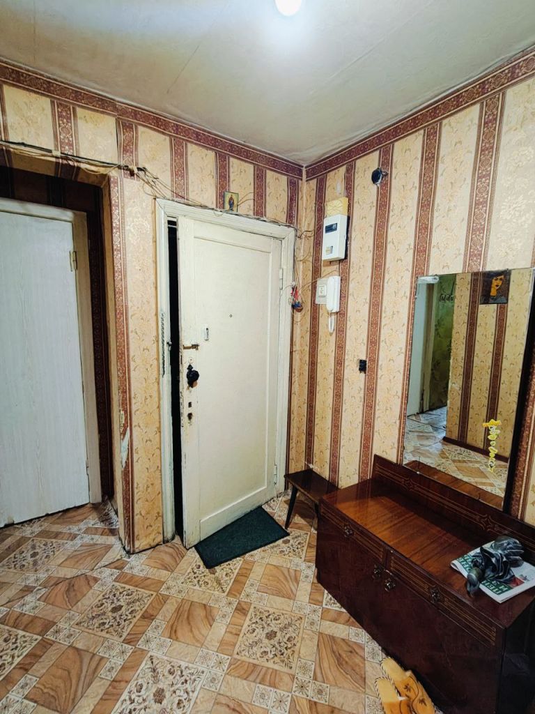 Продажа 4-комнатной квартиры, Новомосковск, Маяковского ул,  8