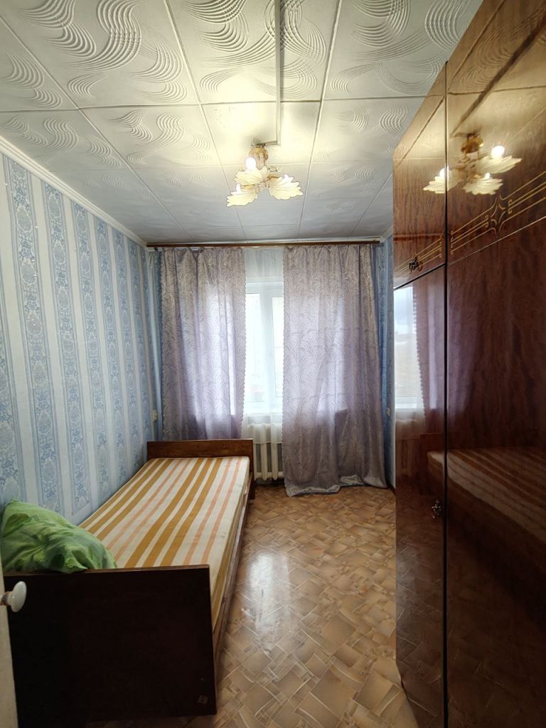 Продажа 4-комнатной квартиры, Новомосковск, Маяковского ул,  8