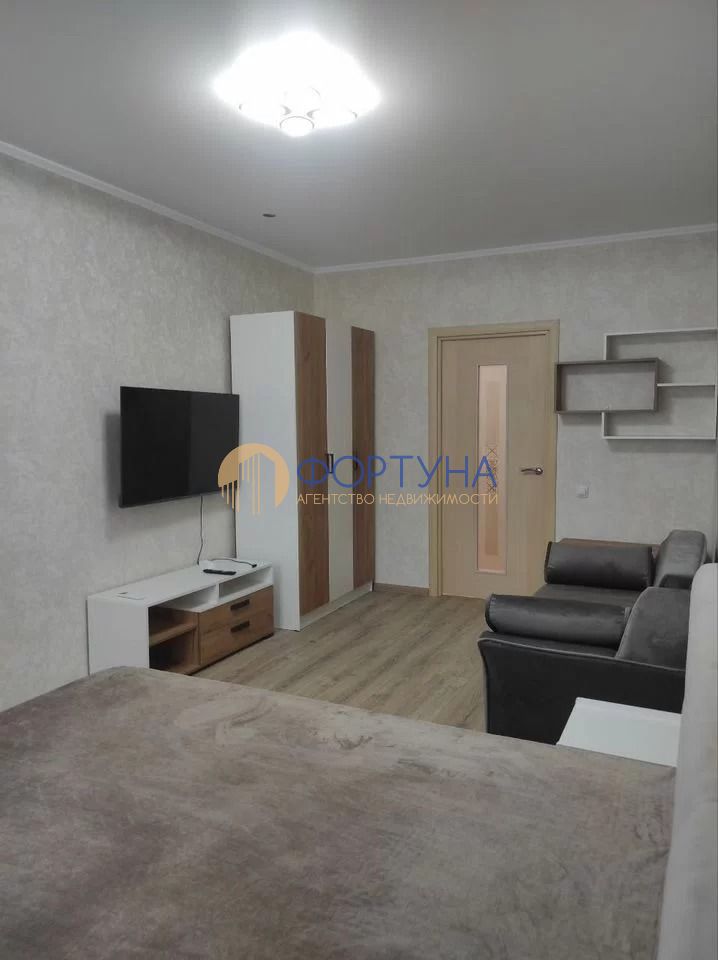 Продажа 1-комнатной квартиры, Белгород, Кирпичная ул,  65с2