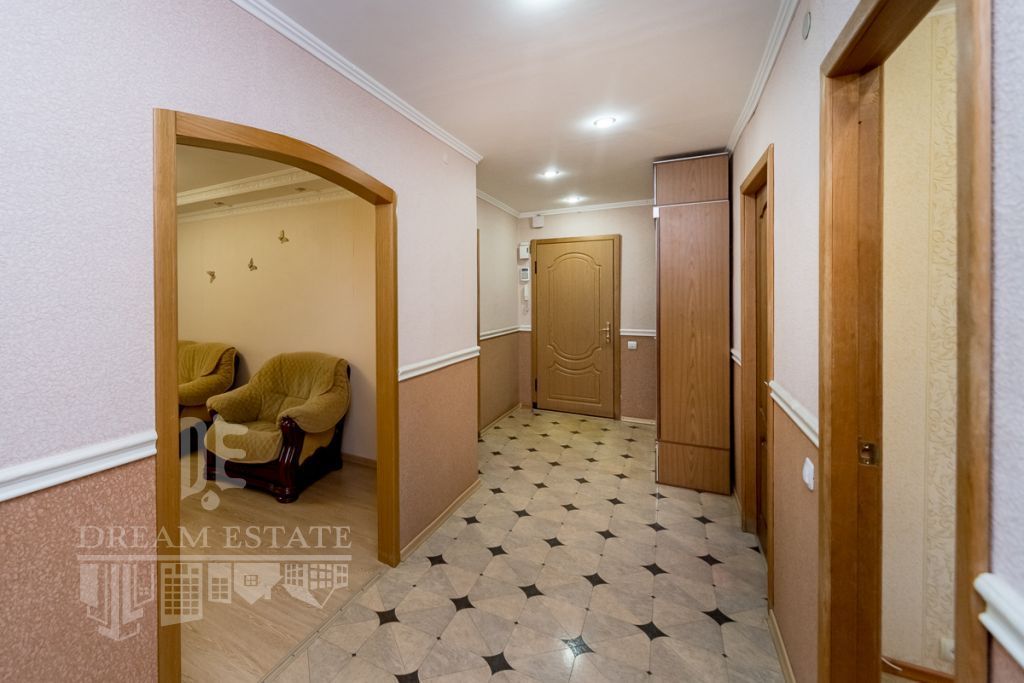 Продажа 3-комнатной квартиры, Ярославль, Алмазная ул,  5к2