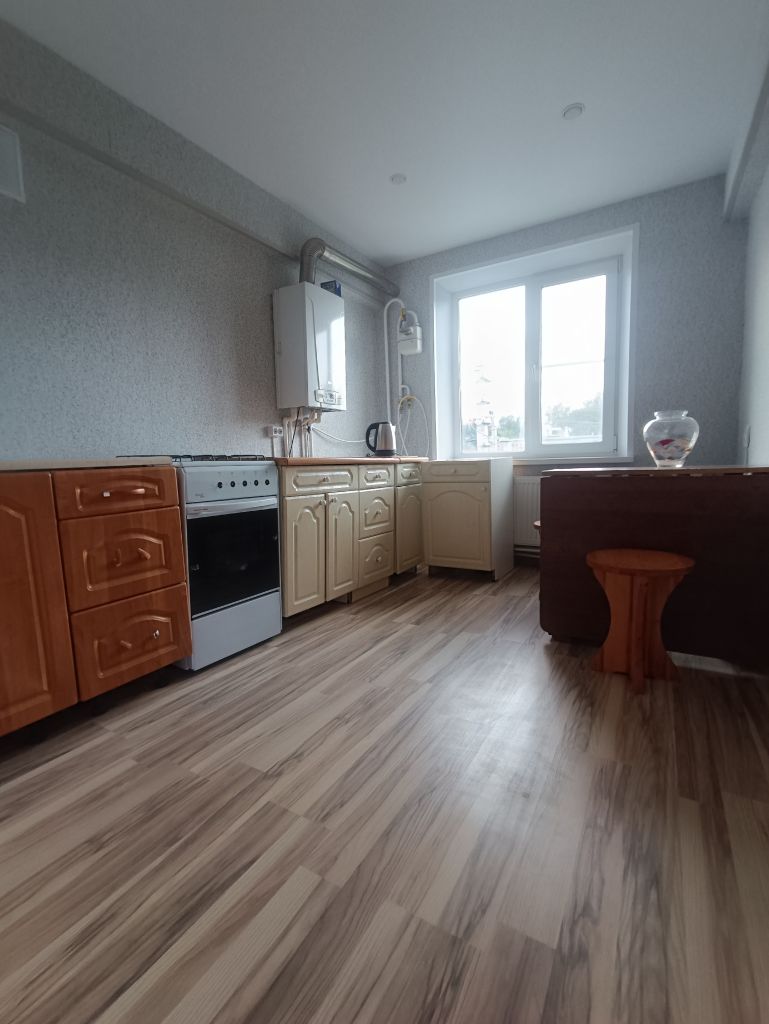 Продажа 3-комнатной квартиры, Дубовка, полевая,  14