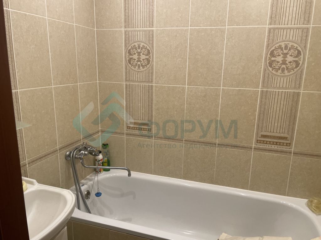 Продажа 3-комнатной квартиры, Нижний Новгород, Максима Горького ул,  148