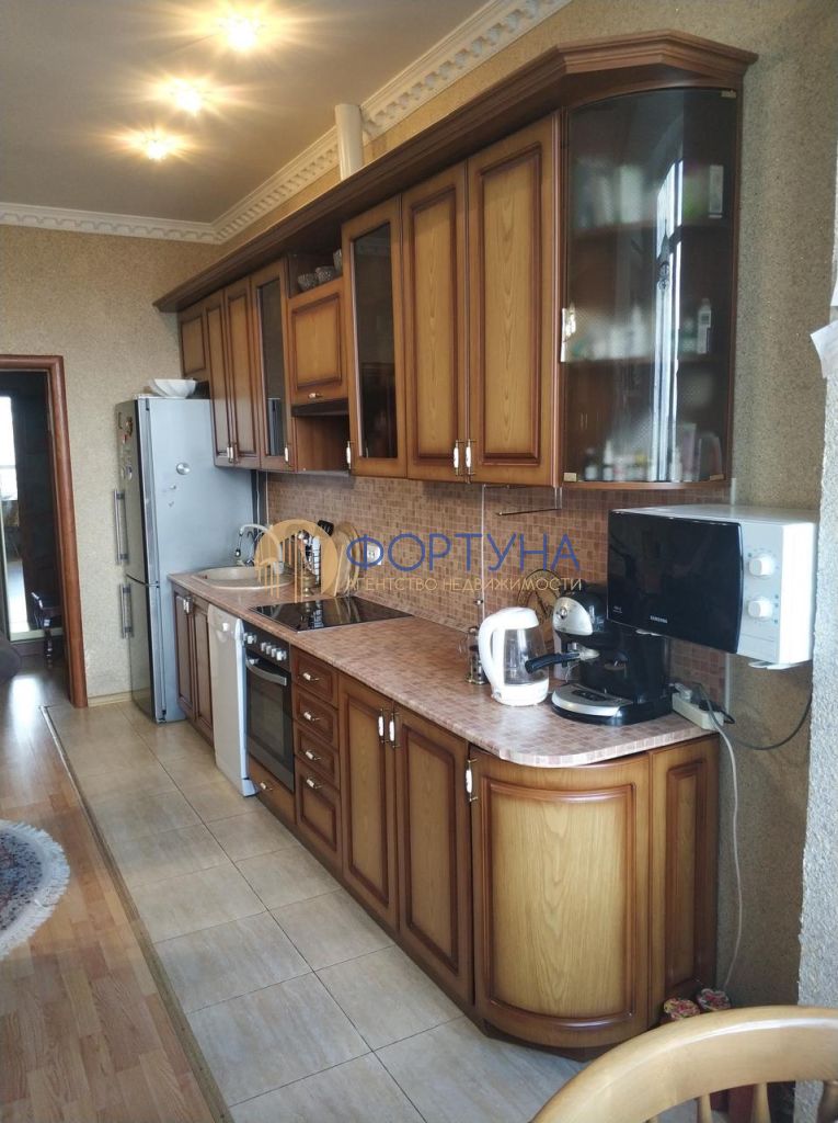 Продажа 2-комнатной квартиры, Белгород, Свято-Троицкий б-р,  15