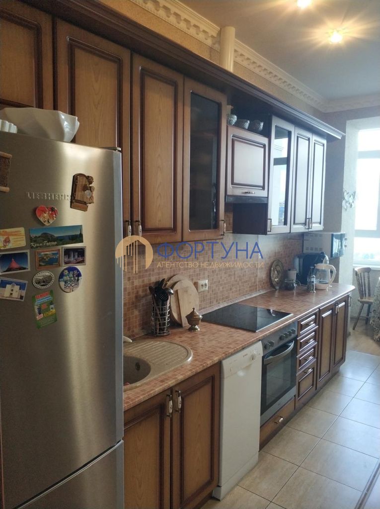 Продажа 2-комнатной квартиры, Белгород, Свято-Троицкий б-р,  15