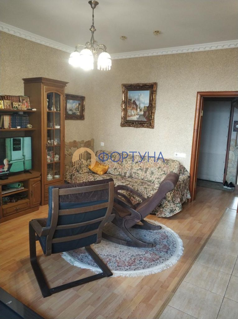 Продажа 2-комнатной квартиры, Белгород, Свято-Троицкий б-р,  15