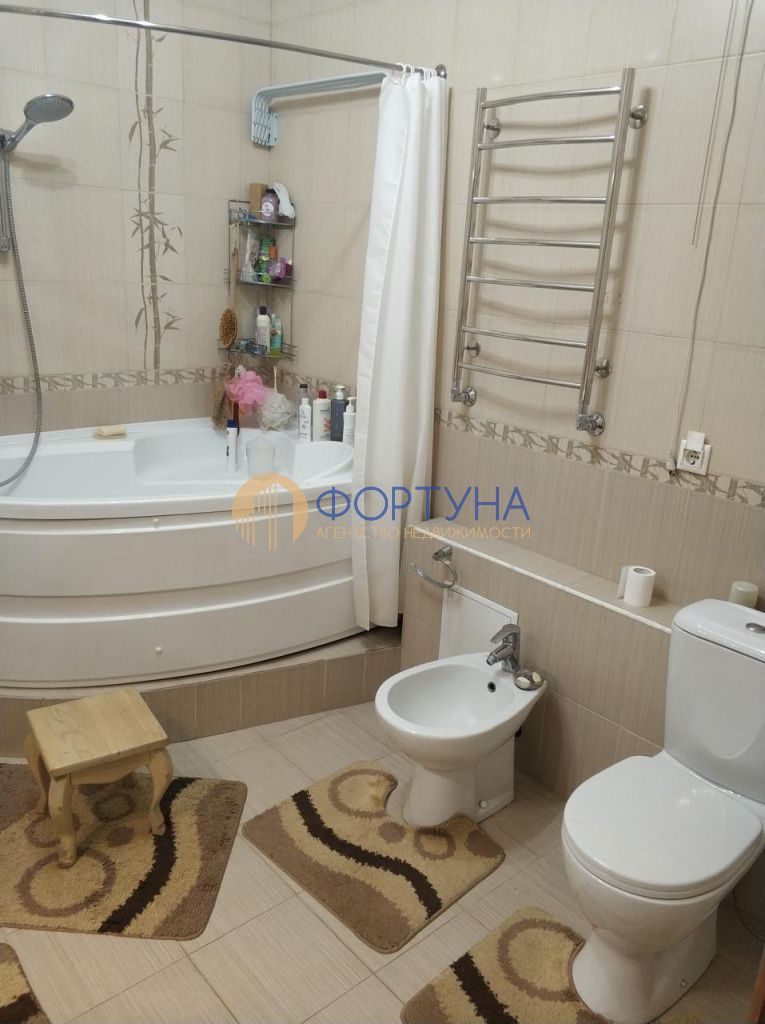 Продажа 2-комнатной квартиры, Белгород, Свято-Троицкий б-р,  15