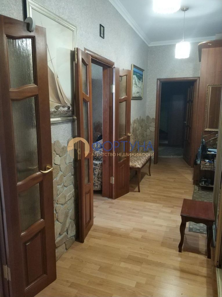 Продажа 2-комнатной квартиры, Белгород, Свято-Троицкий б-р,  15