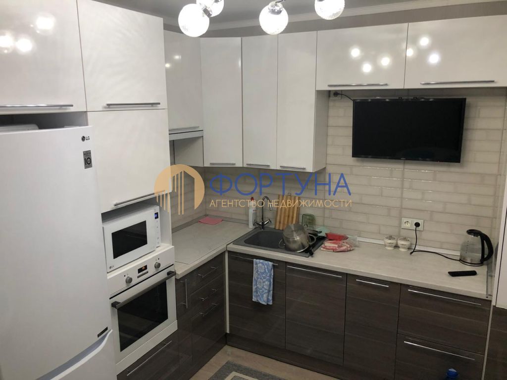 Продажа 1-комнатной квартиры, Белгород, Гостенская ул,  16