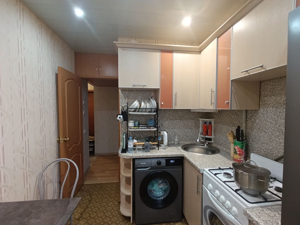 Продажа 2-комнатной квартиры, Нижний Новгород, Героев Космоса ул,  38