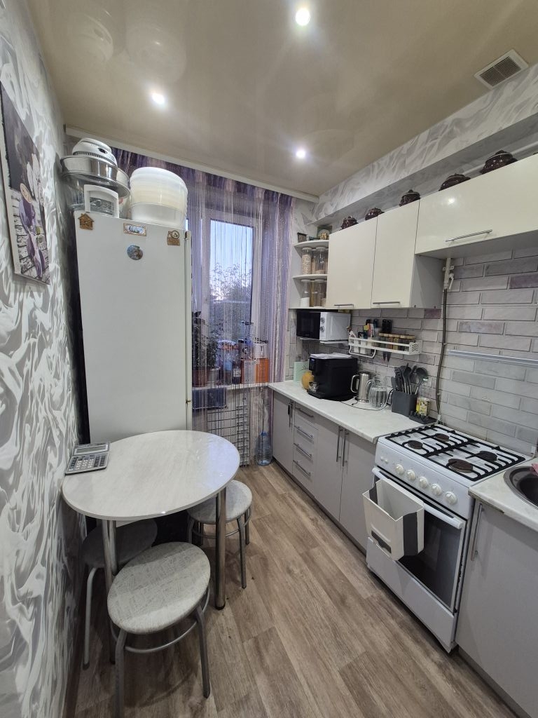 Продажа 2-комнатной квартиры, Нижний Новгород, Ильича пр-кт,  27