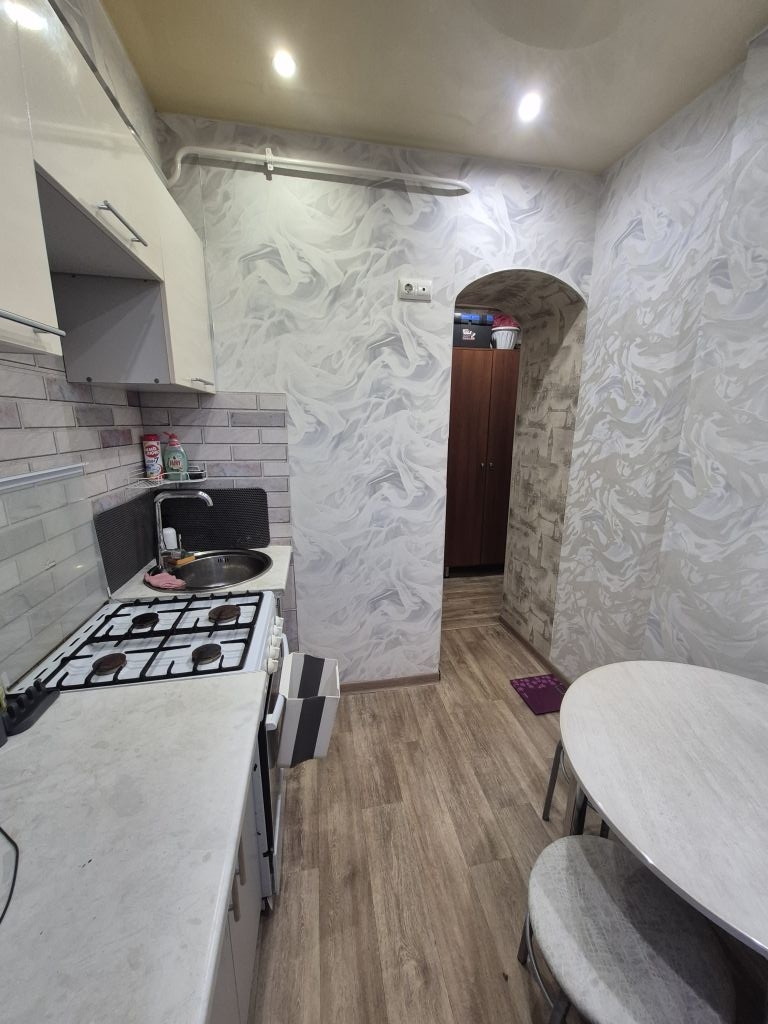 Продажа 2-комнатной квартиры, Нижний Новгород, Ильича пр-кт,  27