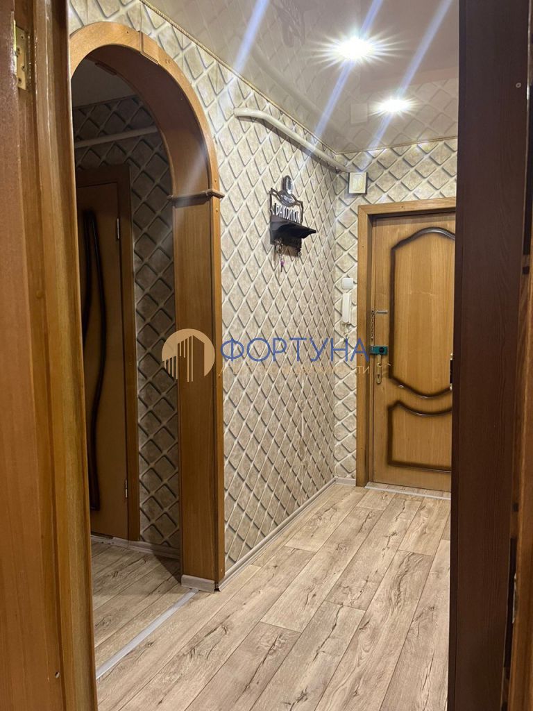 Продажа 2-комнатной квартиры, Белгород, Есенина ул,  12