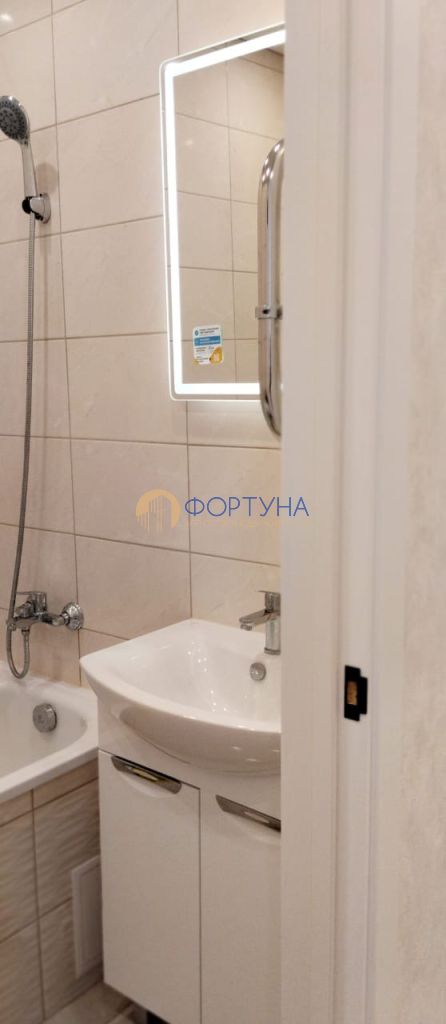 Продажа 1-комнатной квартиры, Белгород, Шаландина ул,  1