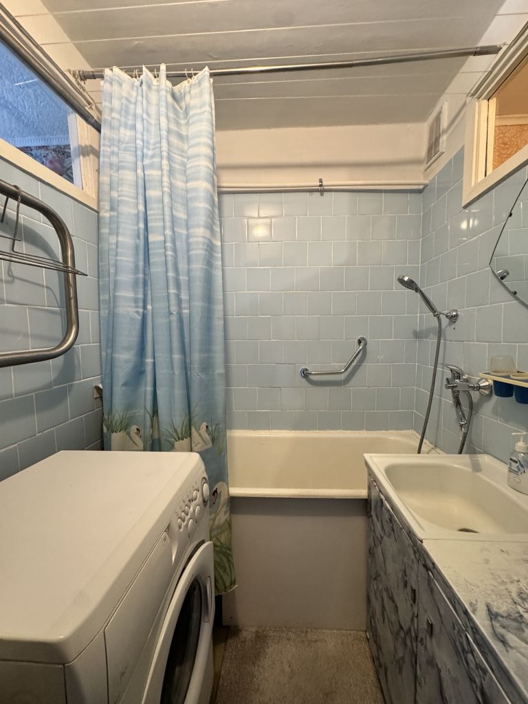 Продажа 3-комнатной квартиры, Пермь, Грузинская ул,  15