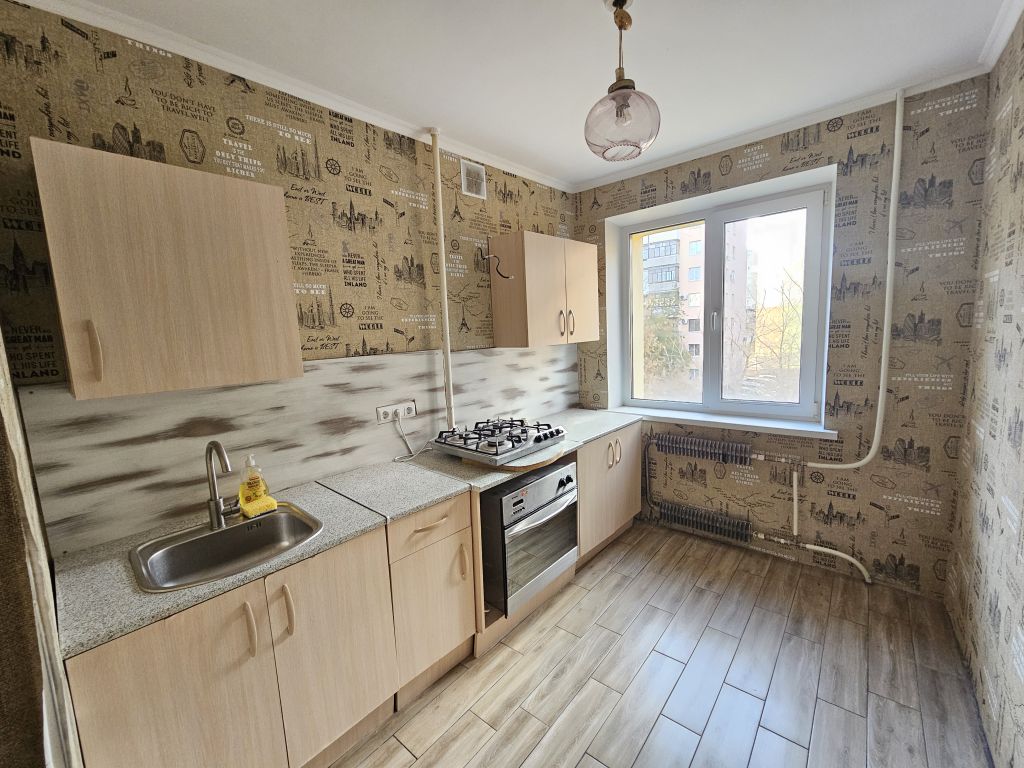 Продажа 3-комнатной квартиры, Саратов, Алексеевская ул,  3